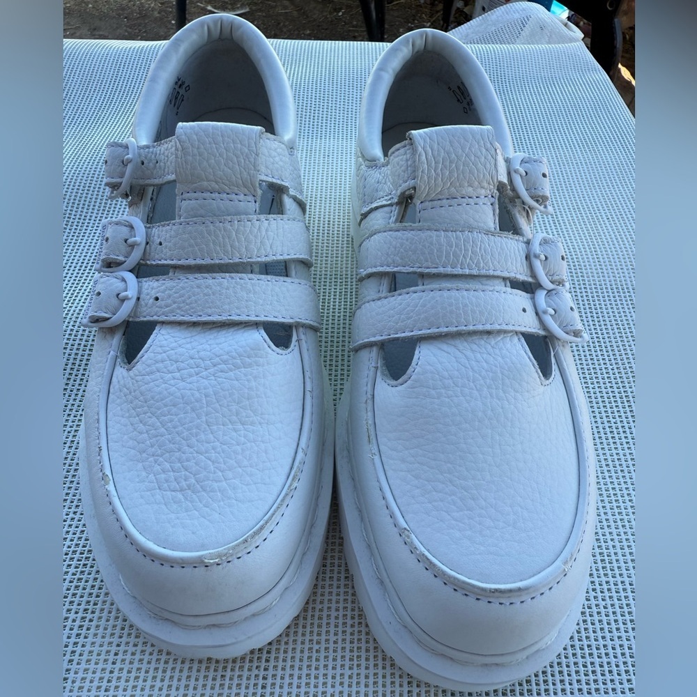 DR Martens Freya Women’s White Shoes Straps Size 10 L like new with defect